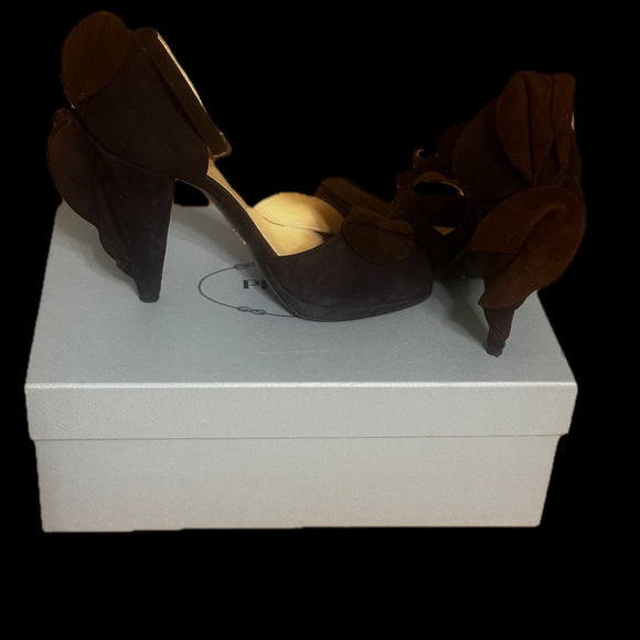 Prada Suede Ruffle Embellishment D'Orsay Pumps - Picture 6 of 6